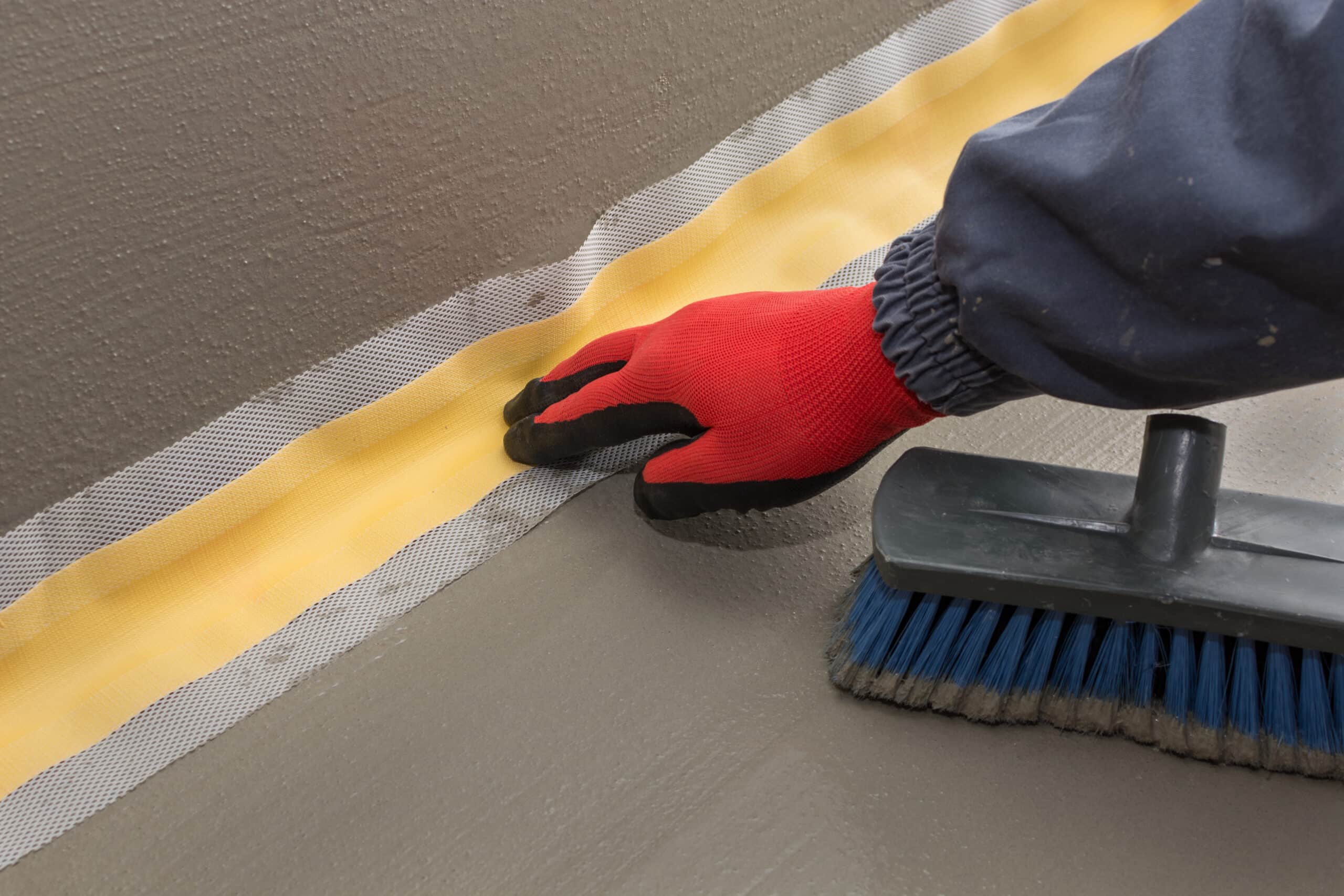 Dichtband am Wand-Boden-Anschluss als Detail eines Nassbereichsaufbaus